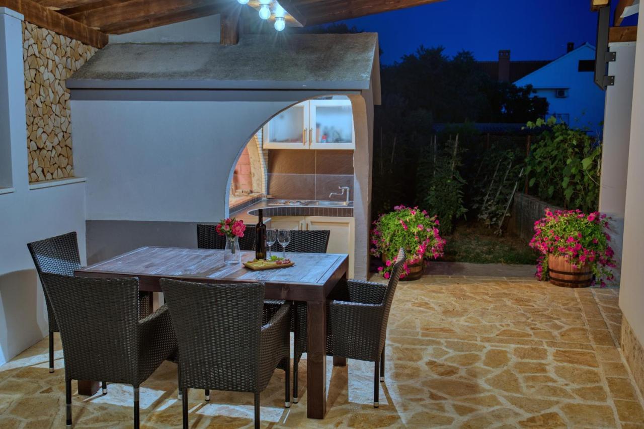 Bane Dvori Apartment Bibinje Exterior photo